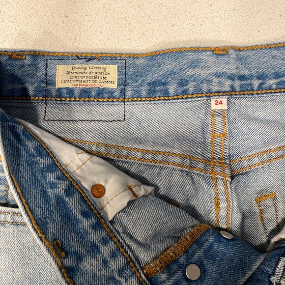 Levis Distressed Denim Skirt - Picture 3 of 3